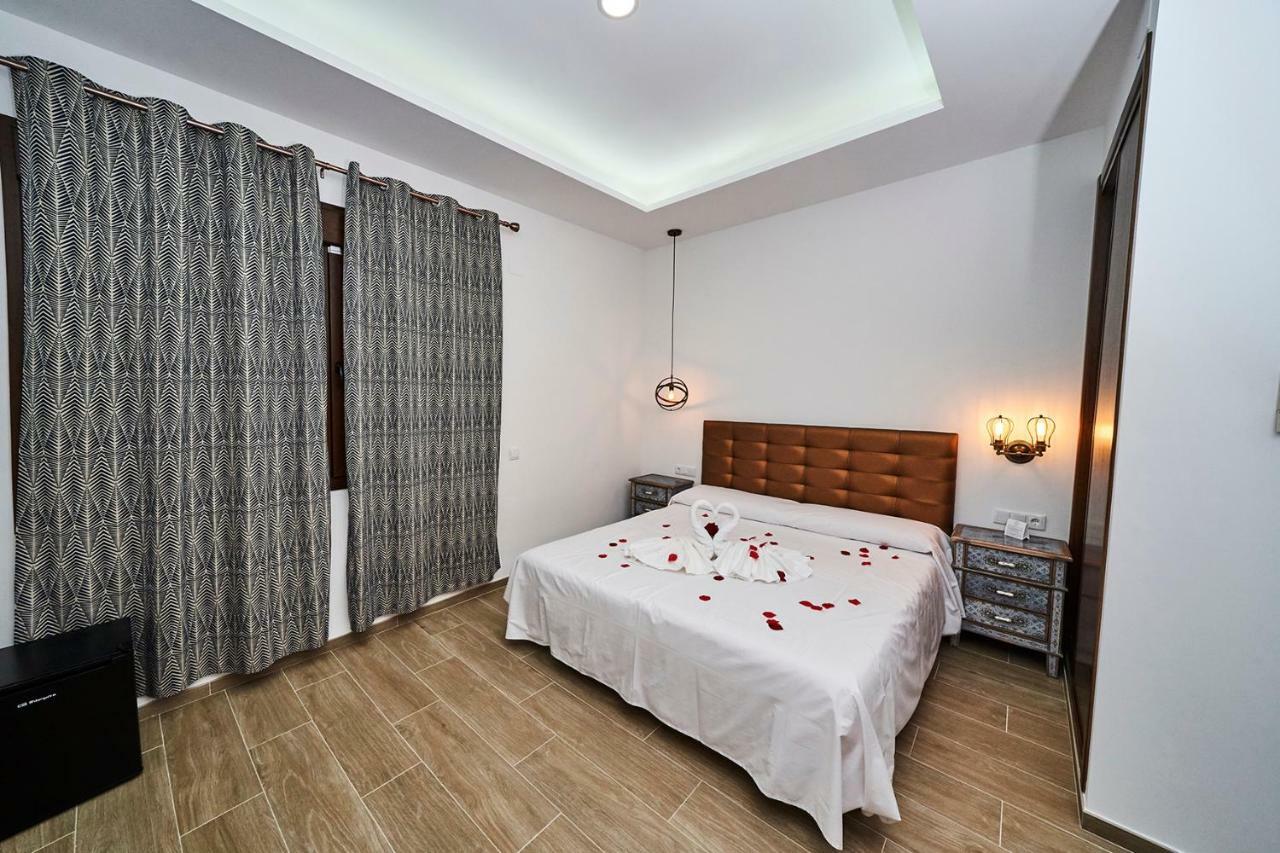 Hotel Bajamar Ancladero Playa 内尔哈 外观 照片
