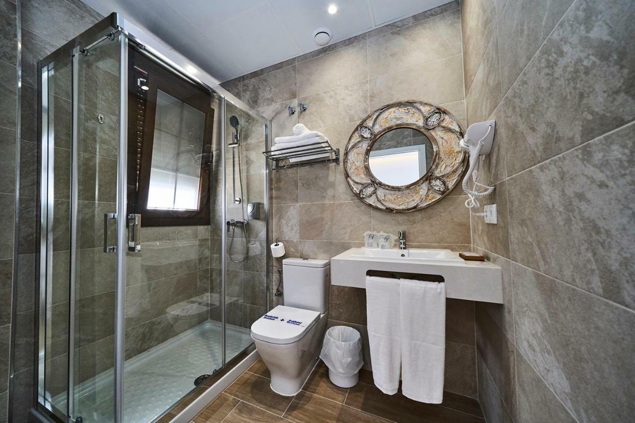 Hotel Bajamar Ancladero Playa 内尔哈 外观 照片
