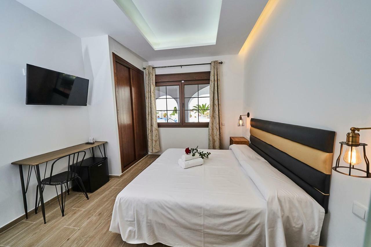 Hotel Bajamar Ancladero Playa 内尔哈 外观 照片